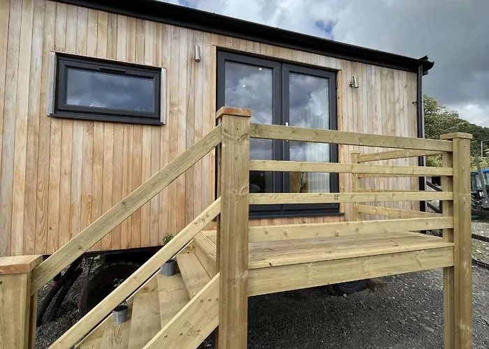 Cwtch Cader Shepherds Hut