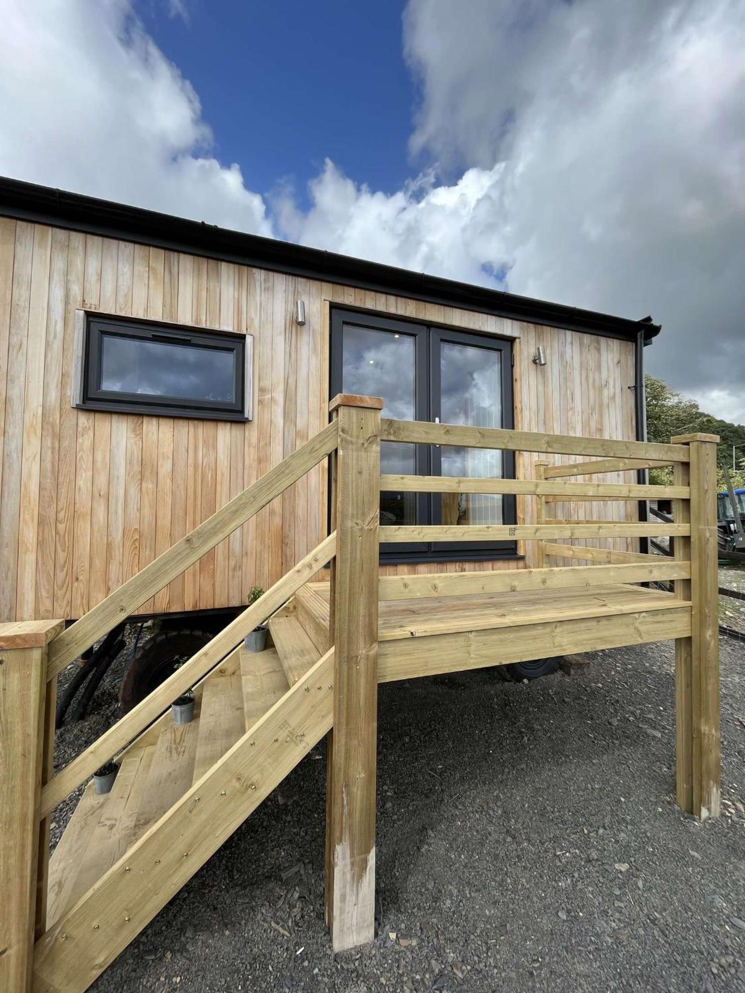 Cwtch Cader Shepherds Hut Campsite *